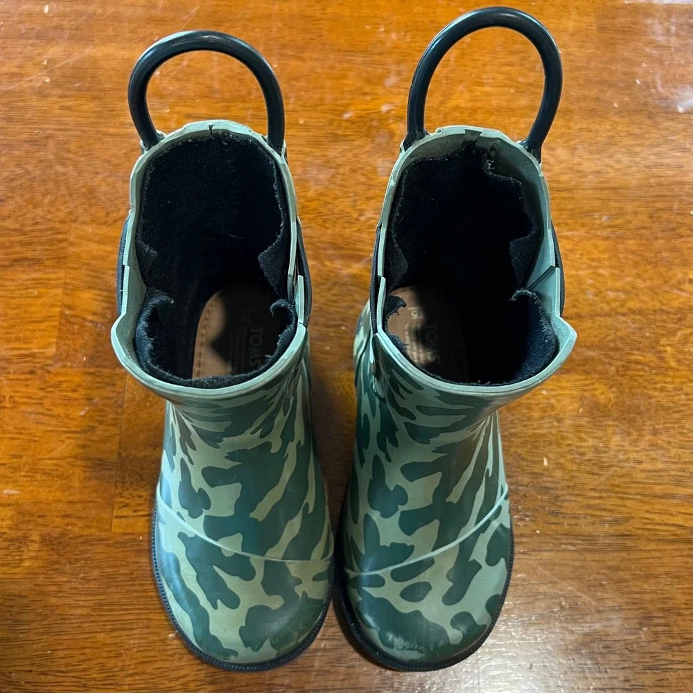 TOMS Kids Camo Rain Boots Pull On‎ Chelsea Style Size T5